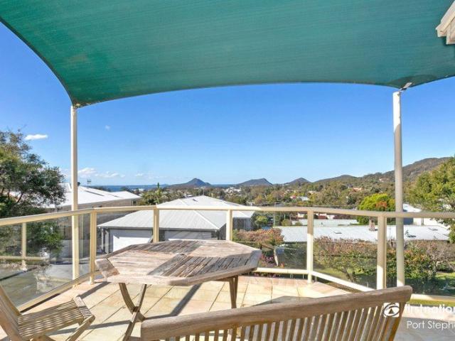 LOCATION, LIFESTYLE & VIEWS TORRENS TITLE DUPLEX