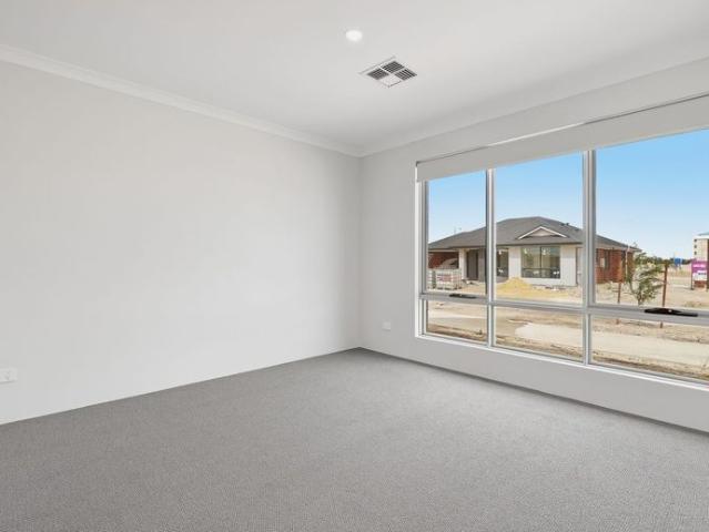 LOCATION LIVING IN SOUTH YUNDERUP | BRAND NEW 3x2 | PRIVATE DOUBLE GARAGE