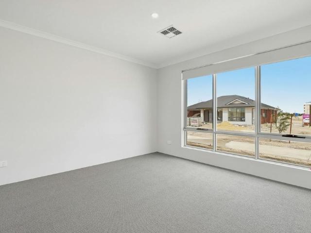 LOCATION LIVING IN SOUTH YUNDERUP | BRAND NEW 3x2 | PRIVATE DOUBLE GARAGE