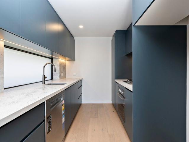 Location, looks & lifestyle!