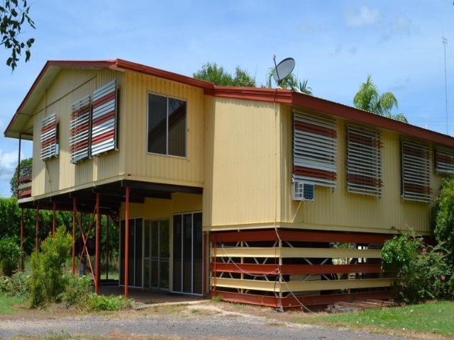 LOCATION, LOCATION 20 acres. Just 3 minutes from town centre