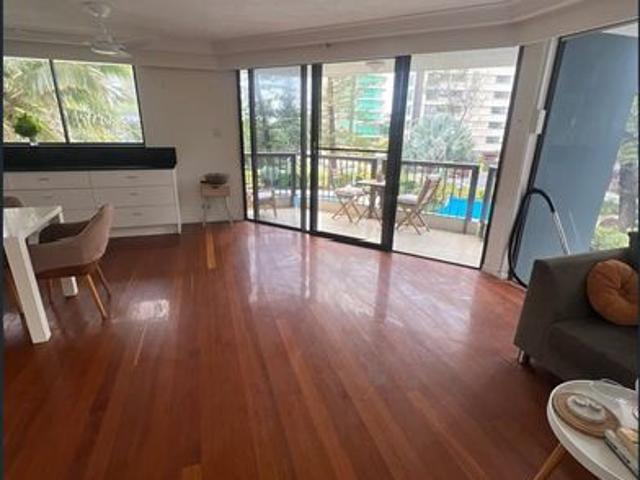 Location Location 3 Bedroom Apartment LONGBEACH