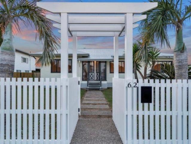 LOCATION, LOCATION! Walk to Botanical Gardens and Base Hospital