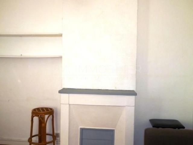 Location location appartement dernier étage T2 marseille 13005 chave camas