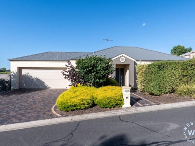 LOCATION, LOCATION, LOCATION Great 3 bedroom home in Community Title Development hedge trimming included & EASY ACCESS TO FREEWAY ENTRANCE
