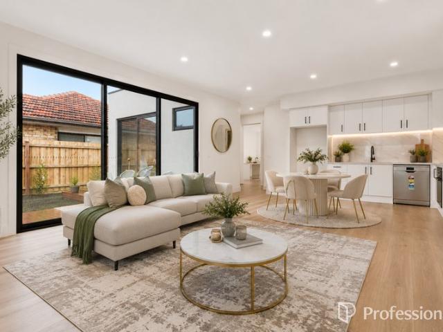 LOCATION, LUXURY & LIFESTYLE! BRAND NEW 4 BEDROOM HOME 700M TO SPRINGVALE STATION & 5km to Monash University approx