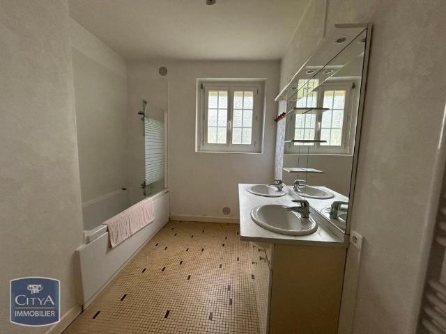 Location Maison 3 pièces 104m² VARETZ 19240