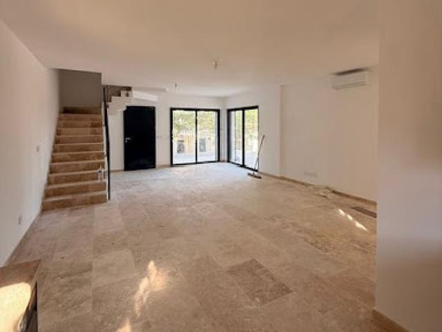 Location Maison 3 pièces 110 m2 Ceyreste