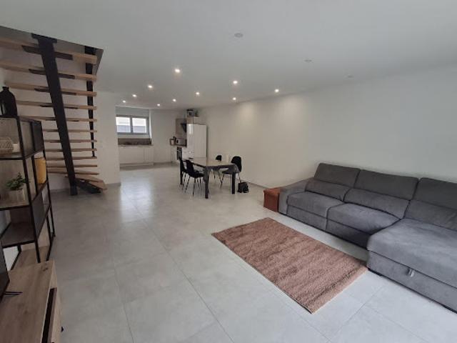 Location Maison 3 pièces 100 m2 Tavaux