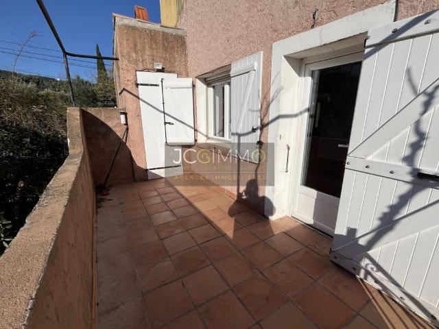 Location Maison 3 pièces 102m² PUGET VILLE 83390