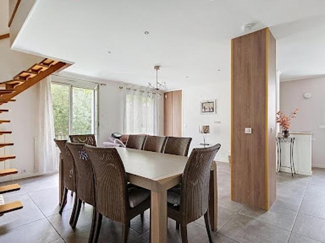 Location Maison 3 pièces 126.84 m2 Suresnes