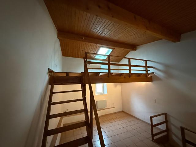 Maison 3 pièces Montréal 44.00m² 490€ à louer