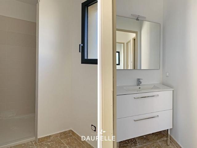 Location Maison 3 pièces 45m² MOLLEGES 13940