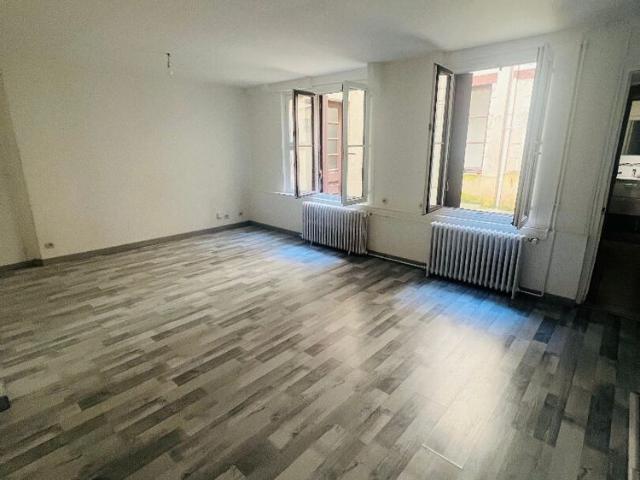 Location maison 3 pièces, 49.00m², Orléans