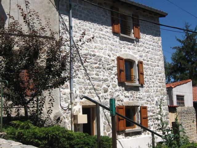 Location Maison 3 pièces 51m² ST BONNET LE CHATEAU 42380