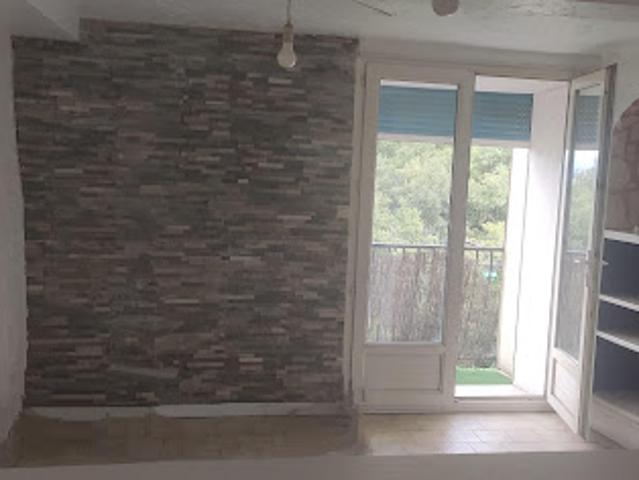 Location Maison 3 pièces 59.5 m2 Ollières