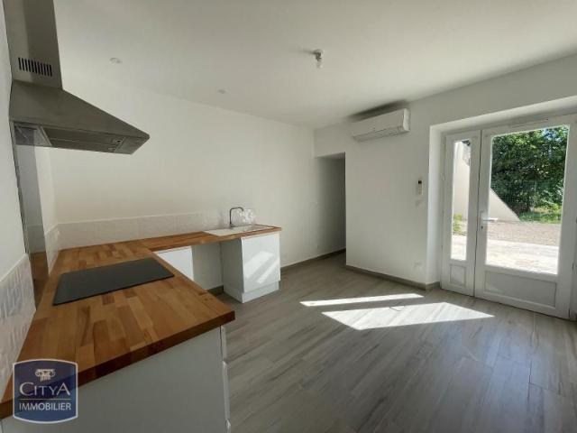 Location Maison 3 pièces 60m² CHATEAUNEUF DE GADAGNE 84470