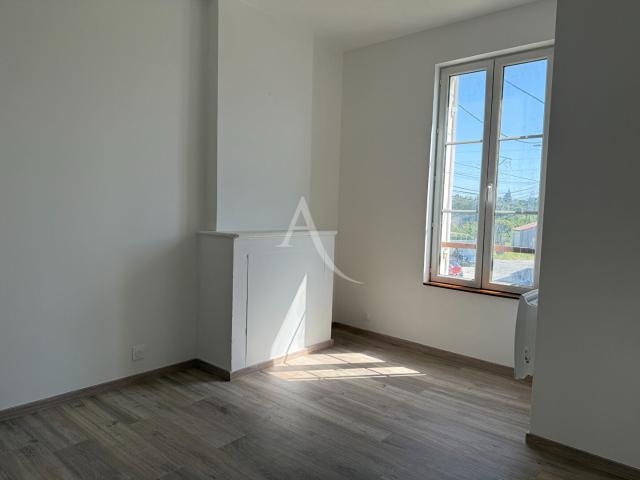 Location maison 3 pièces, 61.85m², Saintes
