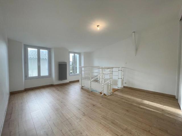 Location Maison 3 pièces 64m² LE MAY SUR EVRE 49122