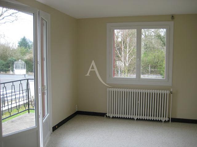 Location Maison 3 pièces 65 m2 Vitry aux Loges