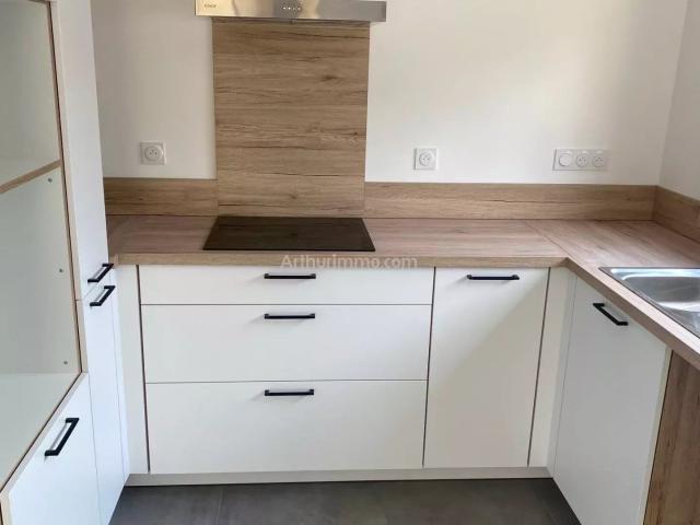 Louer maison de 3 pièces 67 m² 820 € à Pommerit le Vicomte 22200: une annonce Arthurimmo.com