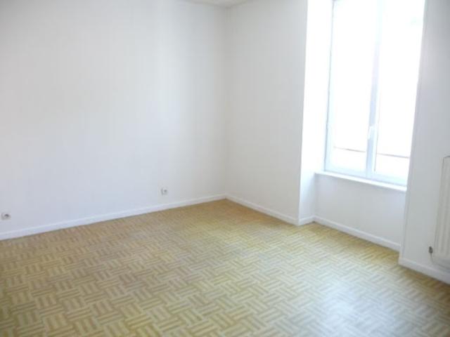 Location Maison 3 pièces 75 m2 Saint Jean les Deux Jumeaux