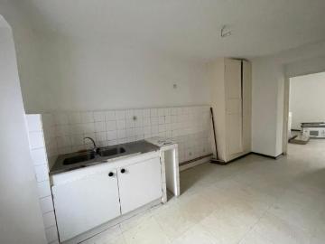 Location Maison 3 pièces 75m² ROUGIERS 83170