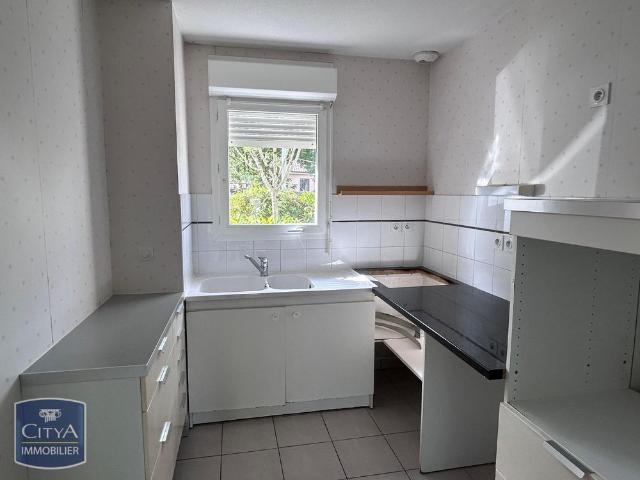 Location Maison 3 pièces 76m² VAYRES 33870