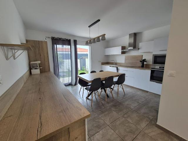 Location Maison 3 pièces 77 m2 Pia
