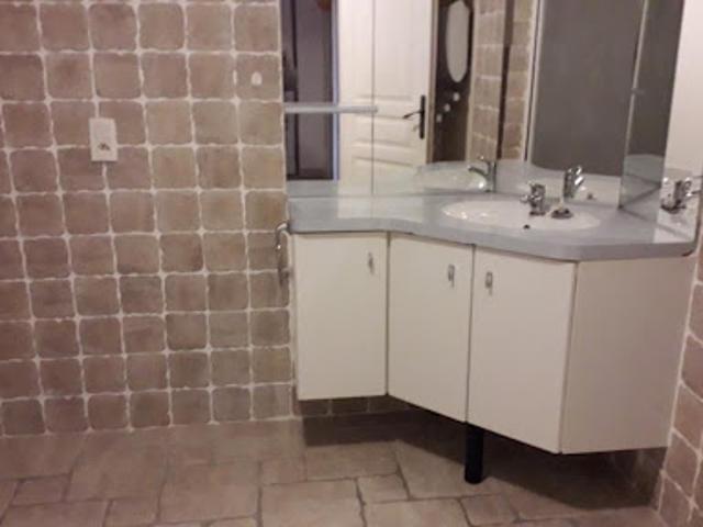 Location Maison 3 pièces 77 m2 Visan
