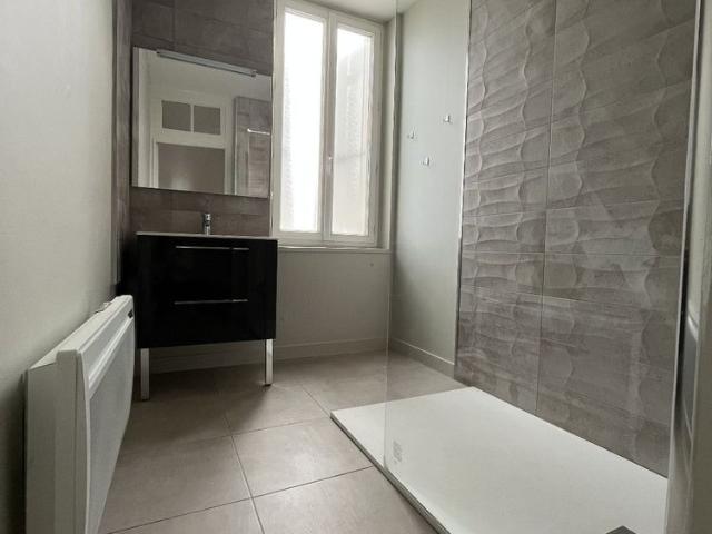 Location Maison 3 pièces 77m² COGNAC 16100