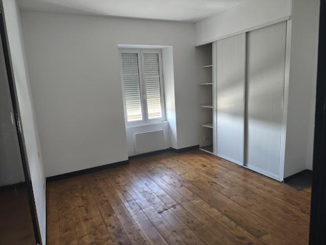 Location Maison 3 pièces 78 m2 Ruffec