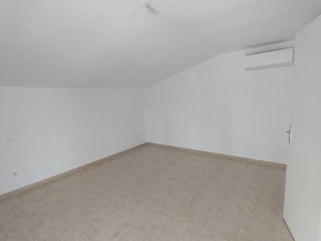 Location Maison 3 pièces 79 m2 Saint Geniès de Malgoirès