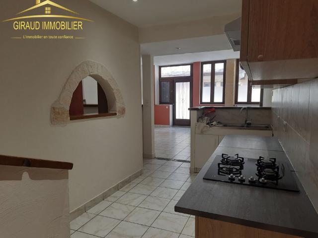 Location Maison 3 pièces 81m² CHARLIEU 42190