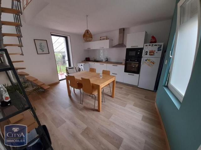 Location Maison 3 pièces 84m² TREMENTINES 49340
