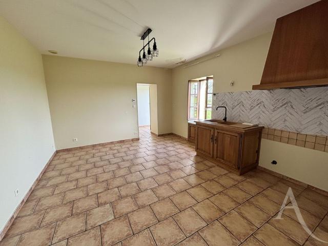 Location maison 3 pièces, 86.75m², Saint Lactencin