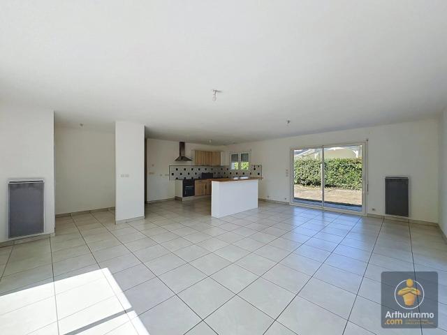 Location Maison 3 pièces 90 m2 à Saint Paul en Born