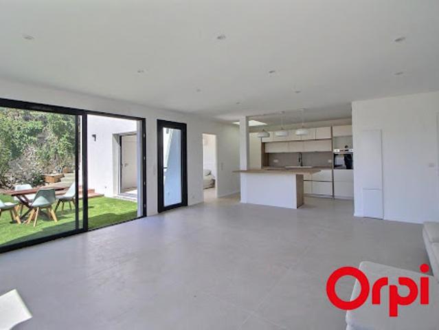 Location Maison 3 pièces 92 m2 Marseille 7ème