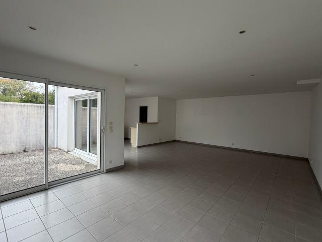 Location maison, 105.8 m² T 4 à La Rochelle, 1 380 €
