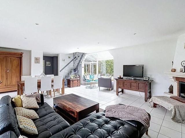 Location maison, 106 m² T 5 à Voisins le Bretonneux, 1 980 €
