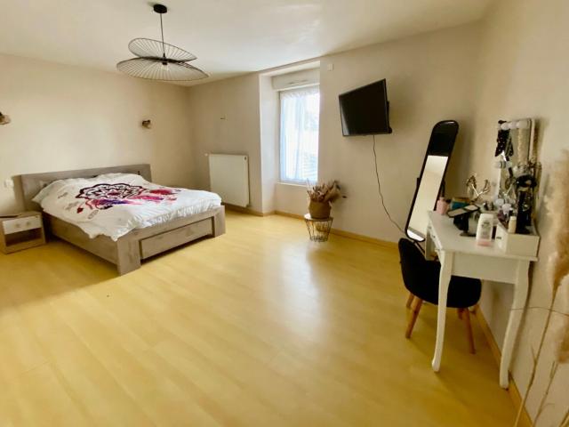 Location maison, 100.55 m² T 3 à Pouancé, 783 €