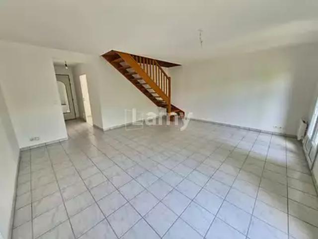 location maison, 100.61 m²
