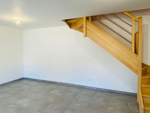 Location maison, 101.03 m² T 5 à Moirans, 910 €