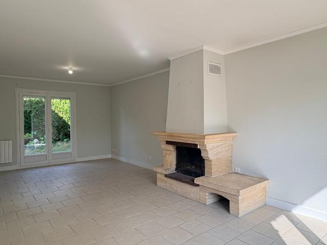 Location maison, 103 m² T 5 à Saint Omer en Chaussée, 980 €