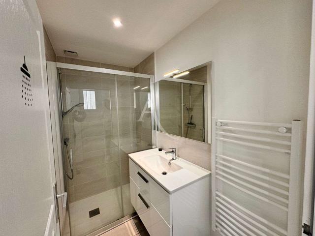 Location maison 10 pièces La Roche Sur Yon Centre Ville 85