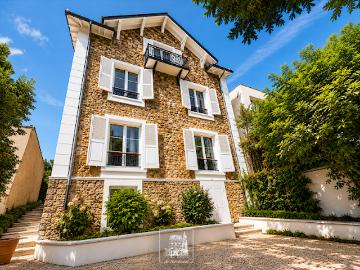 Location Maison 10 pièces 254 m2 Sevres