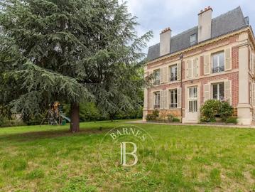 Location Maison 10 pièces 282.59 m2 Chatou