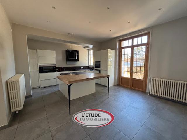 Location Maison 10 pièces 292.52 m2 Carquefou