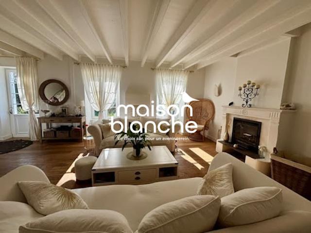 Location Maison 10 pièces 200 m2 Saint Sauveur d'Aunis