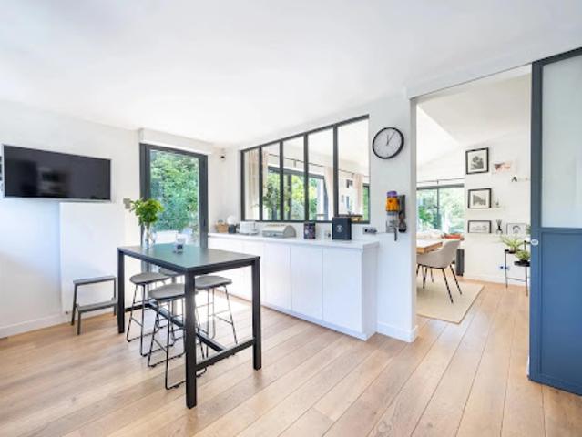 Location Maison 10 pièces 207.32 m2 La Celle Saint Cloud
